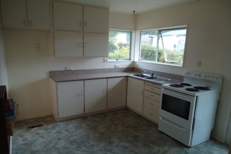 Photo of property in 2/95 Archers Road, Hillcrest, Auckland, 0629