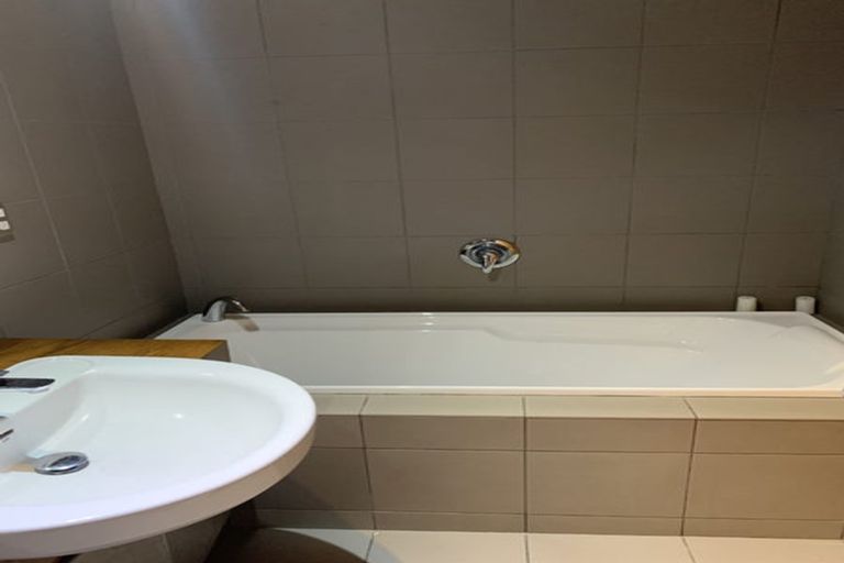 Photo of property in 27 Maritime Terrace, Birkenhead, Auckland, 0626