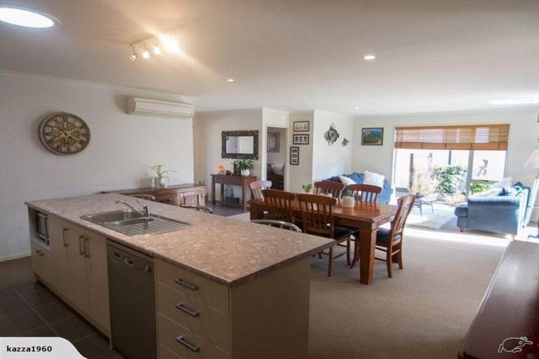 Photo of property in 5 Hamon Place, Pukehangi, Rotorua, 3015