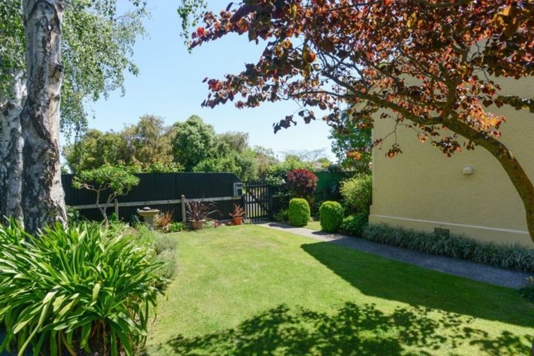 Photo of property in 216 Saint Leonards Avenue, Saint Leonards, Hastings, 4120