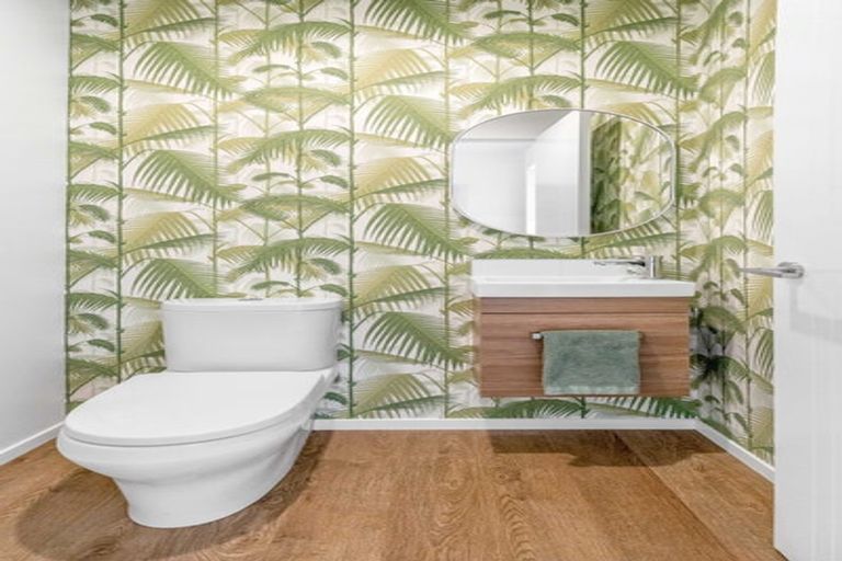 Photo of property in 21 Woodlanding Road, Whitford, Howick, 2571