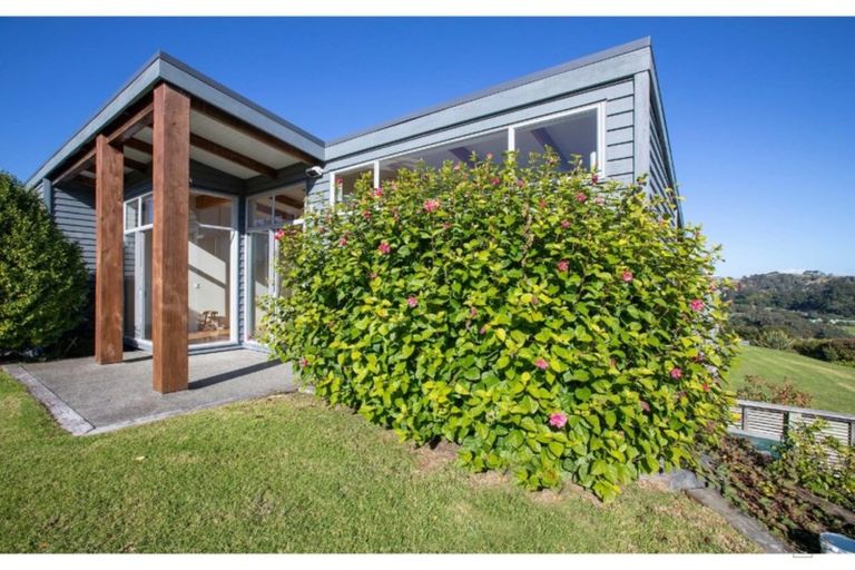 Photo of property in 923 Takatu Road, Tawharanui Peninsula, Warkworth, 0986