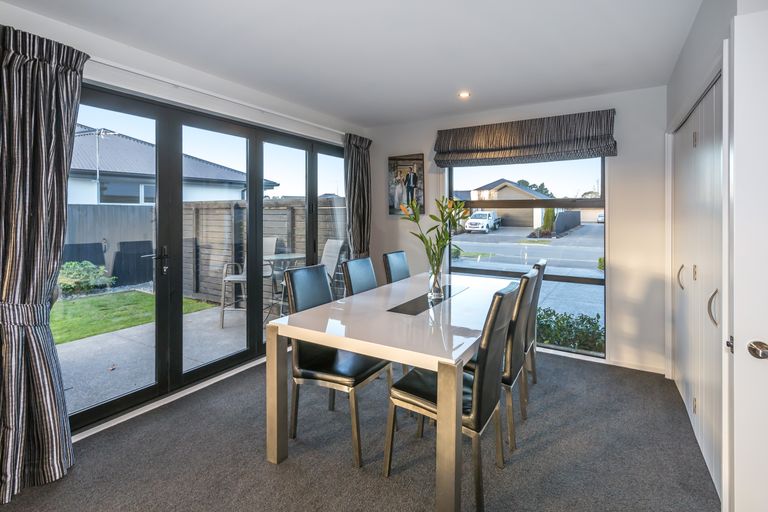 Photo of property in 41 Te Whenu Crescent, Marshland, Christchurch, 8083