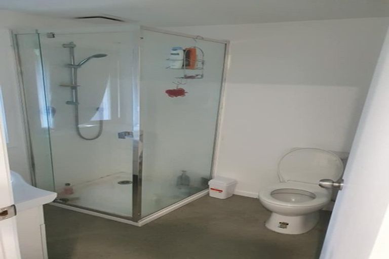 Photo of property in 15 Maori Hut Road, Red Beach, 0932