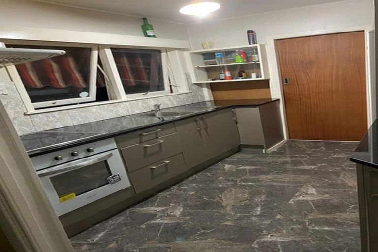 Photo of property in 1 Hooker Place, Papatoetoe, Auckland, 2025