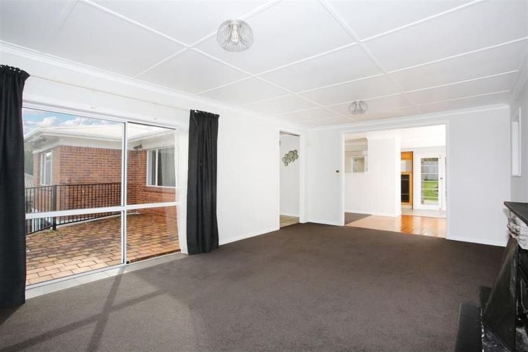 Photo of property in 16 Station Road, Pukekohe, 2120