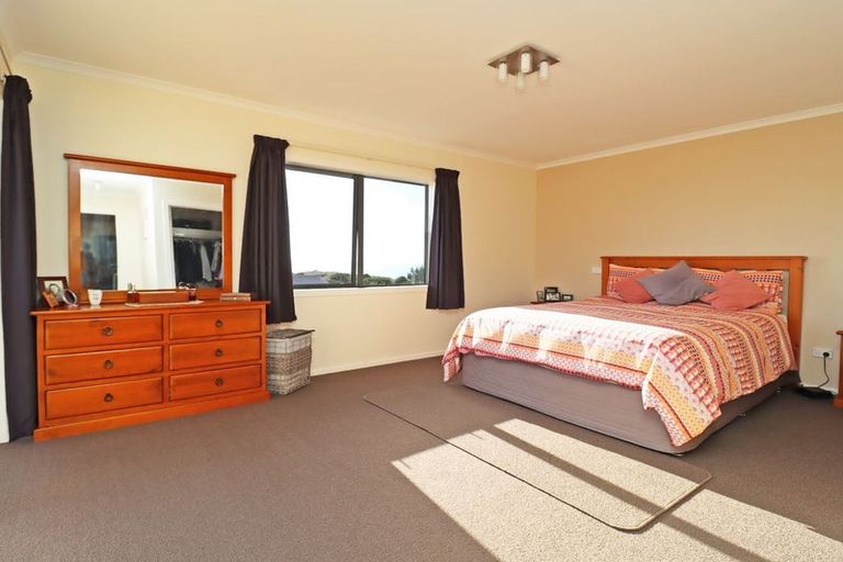 Photo of property in 11 Oakham Street, Hampden, 9410