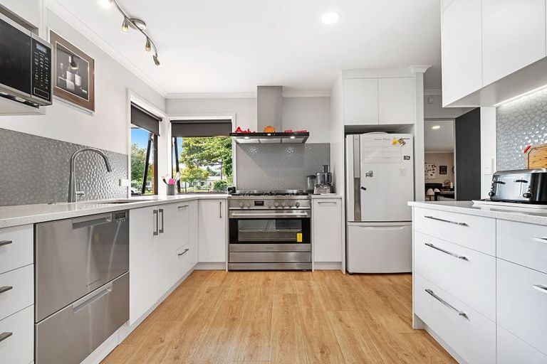 Photo of property in 6 Stonebridge Park Drive, Holdens Bay, Rotorua, 3010