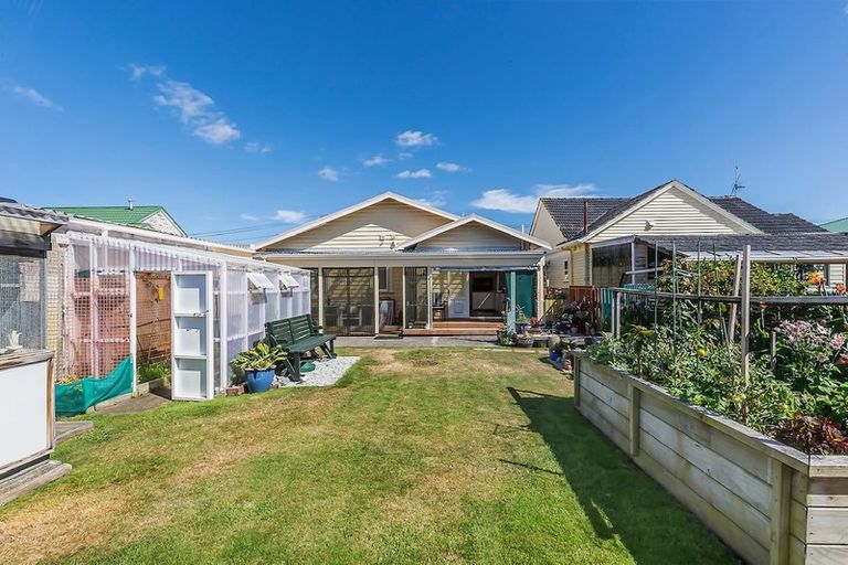 Photo of property in 21 Crawford Green, Miramar, Wellington, 6022