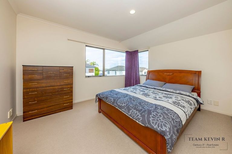 Photo of property in 47d Redoubt Road, Goodwood Heights, Auckland, 2105