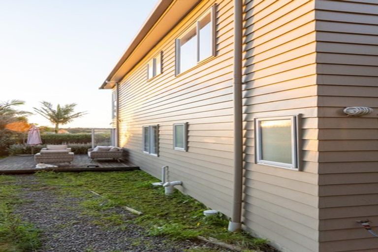 Photo of property in 8 Roy Maloney Drive, Henderson, Auckland, 0612