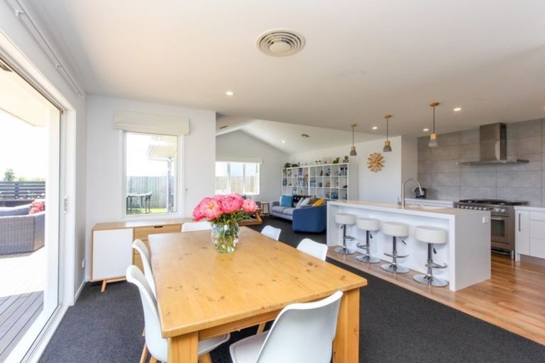 Photo of property in 53 Fernbrook Drive, Hurworth, New Plymouth, 4310