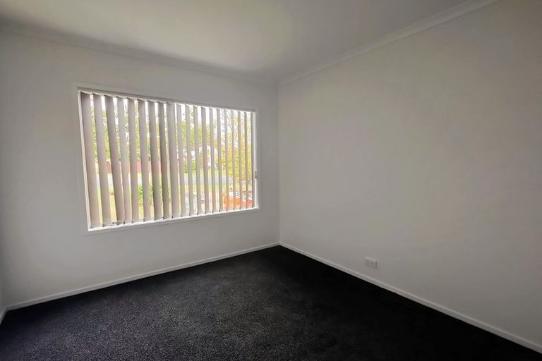 Photo of property in 94 Riverton Drive, Randwick Park, Auckland, 2105
