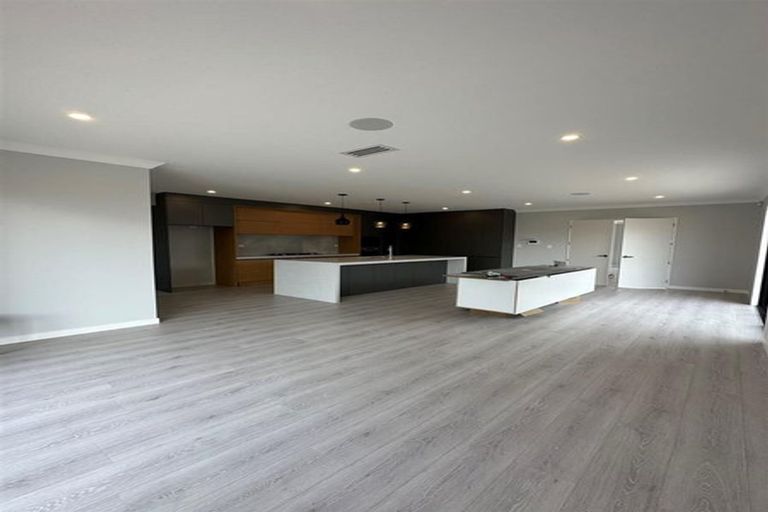 Photo of property in 13 Lumber Rise, Swanson, Auckland, 0614