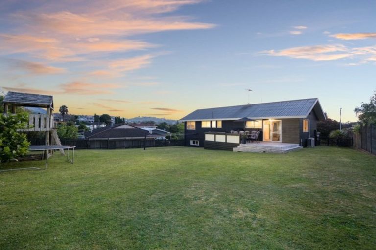 Photo of property in 31 Dunton Drive, Welcome Bay, Tauranga, 3112