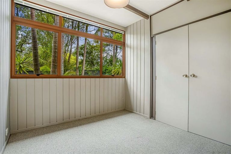 Photo of property in 1094 Scenic Drive North, Swanson, Auckland, 0816