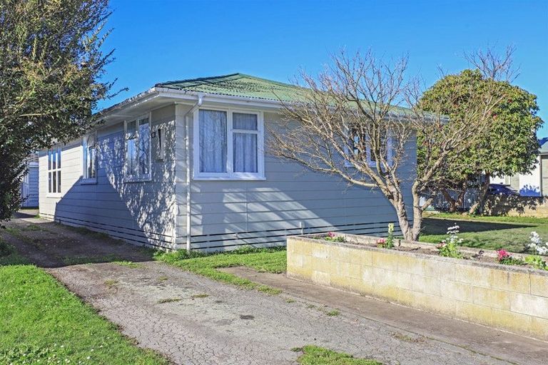 Photo of property in 75 Lipscombe Crescent, Havelock North, 4130
