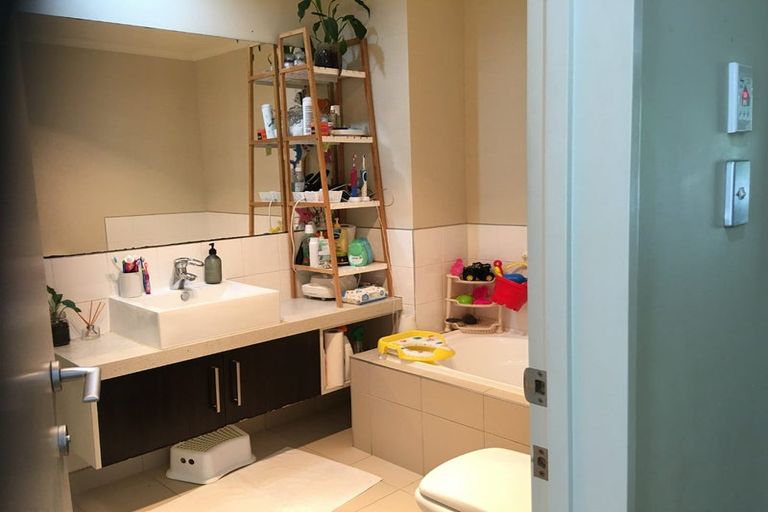 Photo of property in 71 Bruce Pulman Drive, Takanini, 2112