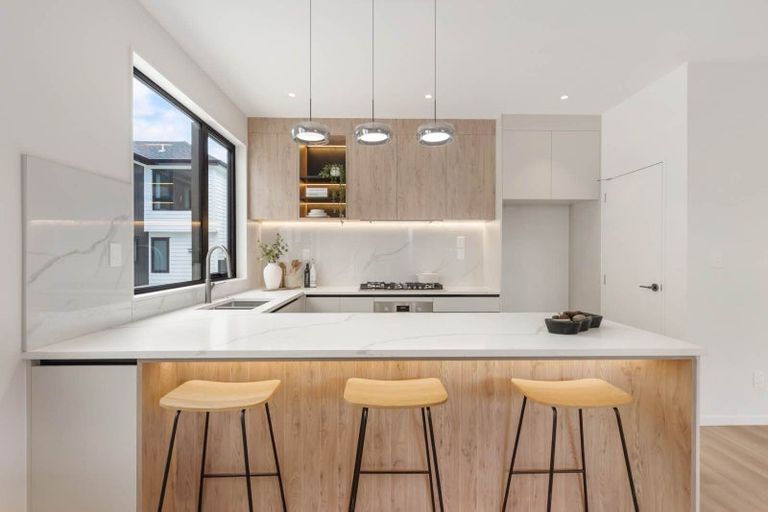 Photo of property in 1b Altair Place, Windsor Park, Auckland, 0632