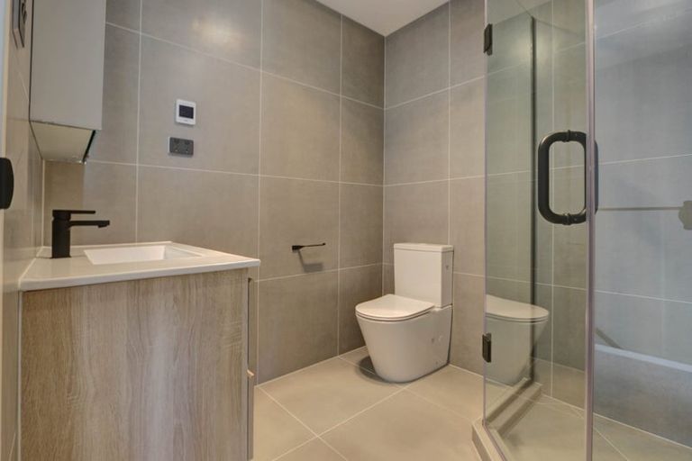 Photo of property in 6b Athena Drive, Totara Vale, Auckland, 0629