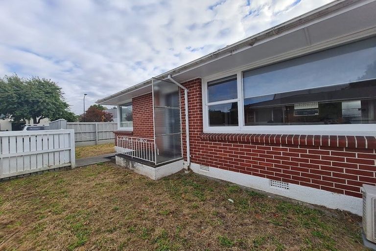 Photo of property in 1/28 Aikmans Road, Merivale, Christchurch, 8014