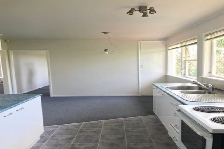 Photo of property in 83 Fairclough Road, Beach Haven, Auckland, 0626