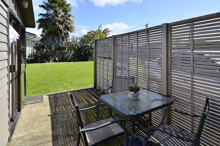 Photo of property in 1 Sullivan Avenue, Mangere Bridge, Auckland, 2022