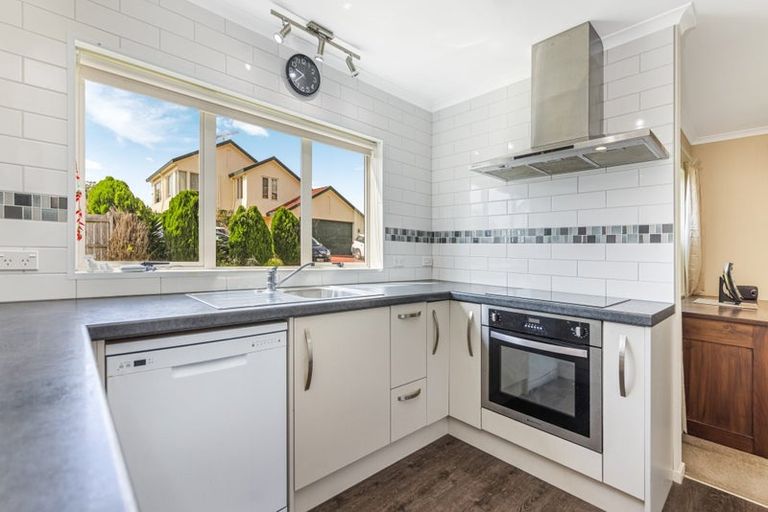 Photo of property in 23 Muirfield Street, Wattle Downs, Auckland, 2103