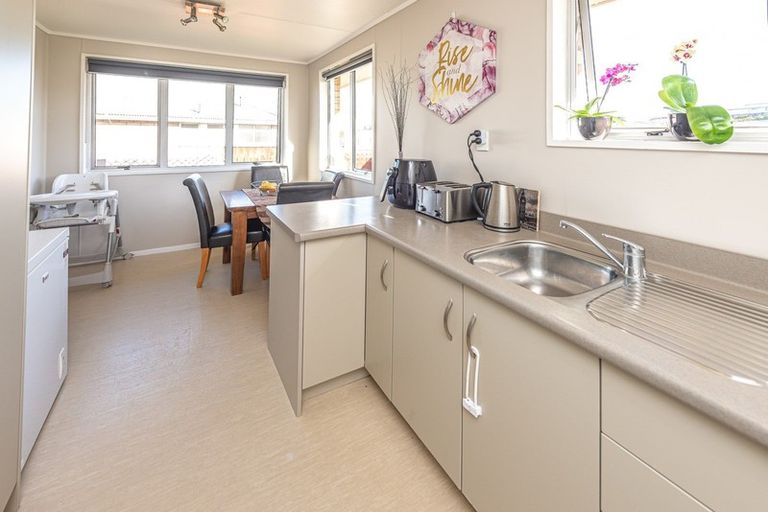 Photo of property in 36 Gibbons Crescent, Castlecliff, Whanganui, 4501