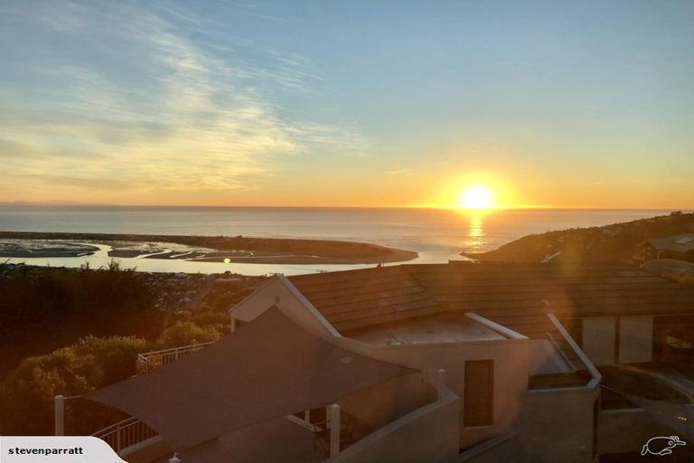 Photo of property in 1 Gardenhill Lane, Redcliffs, Christchurch, 8081