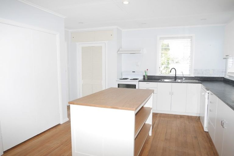 Photo of property in 24 Eatwell Avenue, Paraparaumu Beach, Paraparaumu, 5032