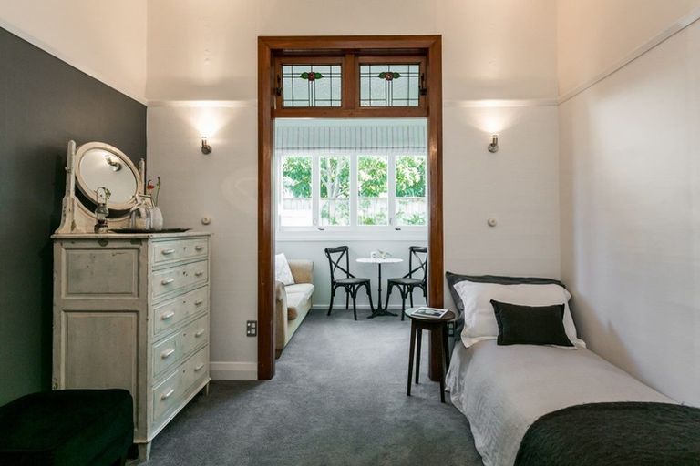 Photo of property in 47 Napier Terrace, Hospital Hill, Napier, 4110