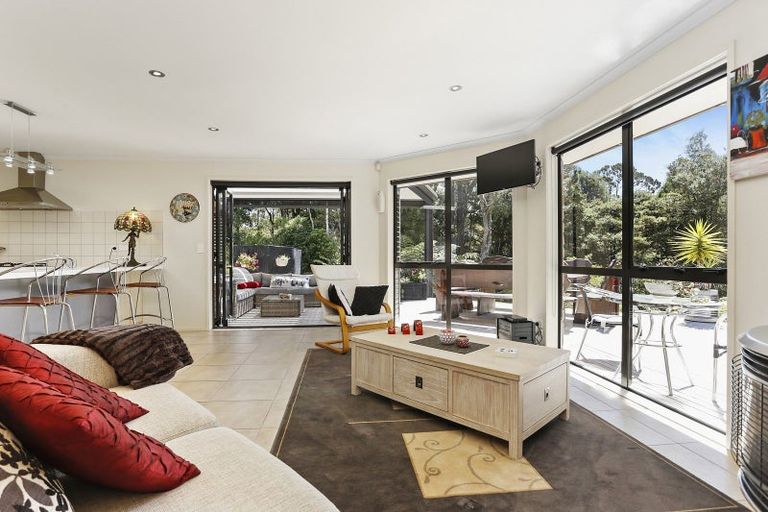 Photo of property in 240 Pine Valley Road, Dairy Flat, Silverdale, 0992