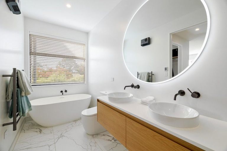 Photo of property in 165 Matsons Avenue, Papanui, Christchurch, 8053