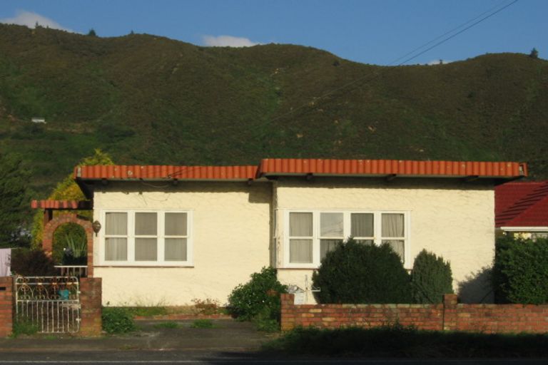 Photo of property in 1124 High Street, Taita, Lower Hutt, 5011