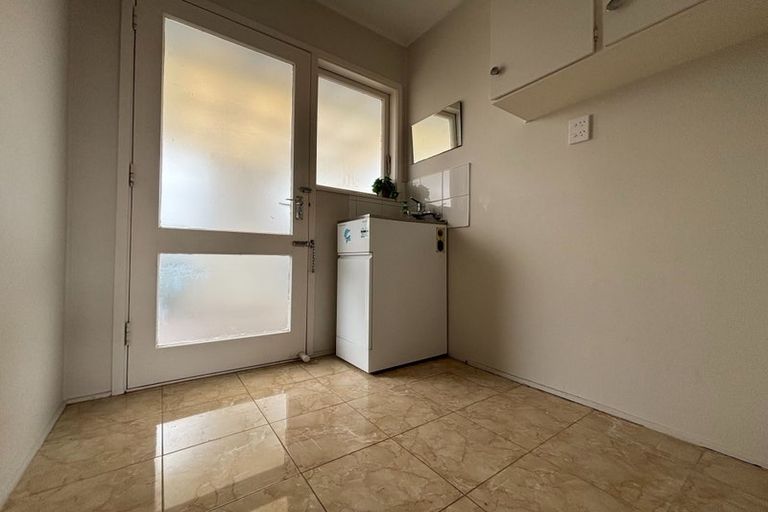 Photo of property in 21b Challen Close, Conifer Grove, Takanini, 2112