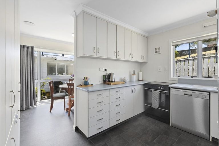 Photo of property in 19 Pembroke Street, Tawa, Wellington, 5028