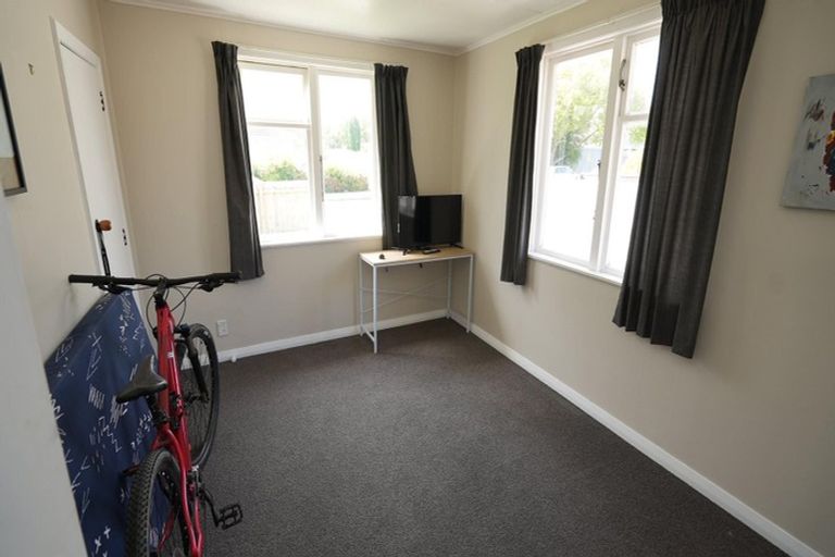 Photo of property in 57a Crewe Crescent, Hokowhitu, Palmerston North, 4410