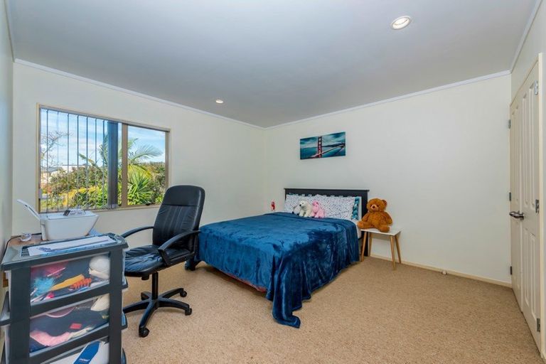 Photo of property in 29 Marinich Drive South, Ranui, Auckland, 0612