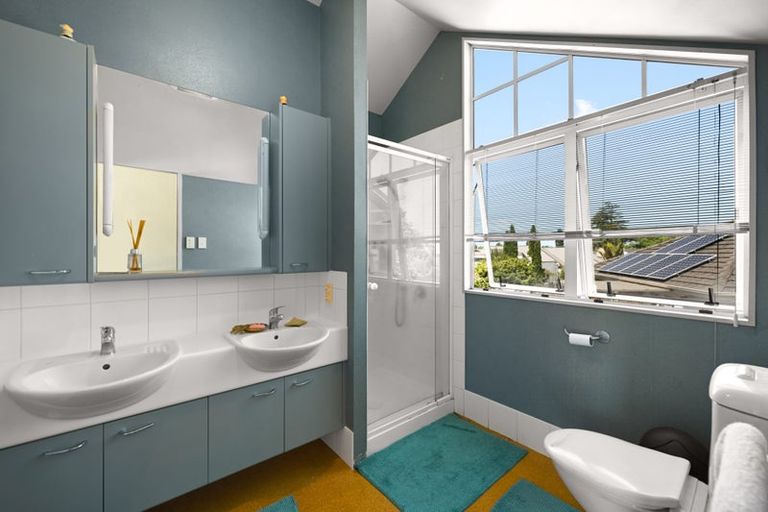 Photo of property in 12 Dover Road, St Andrews, Hamilton, 3200