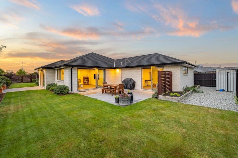 Photo of property in 76 Aviemore Drive, Marshland, Christchurch, 8083