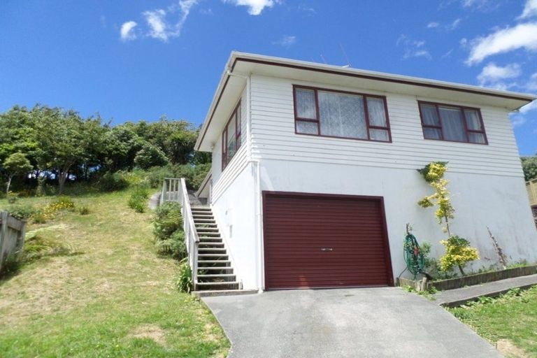 Photo of property in 156 Sievers Grove, Cannons Creek, Porirua, 5024