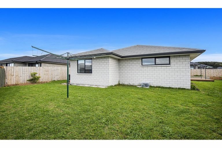 Photo of property in 13 Ohau Crescent, Tikipunga, Whangarei, 0112