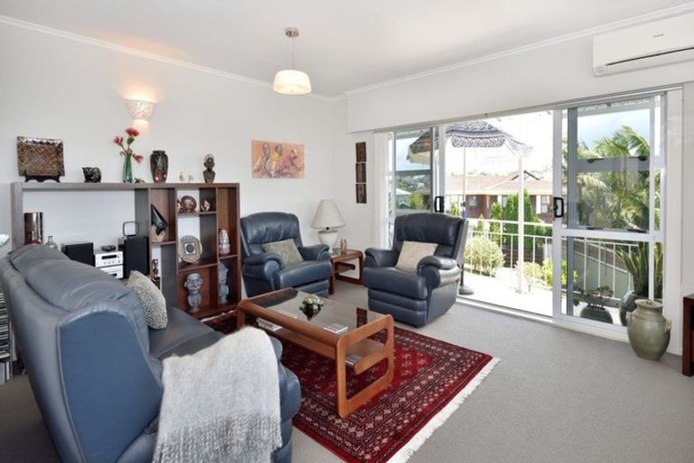 Photo of property in 3/35 Rangitoto Terrace, Milford, Auckland, 0620