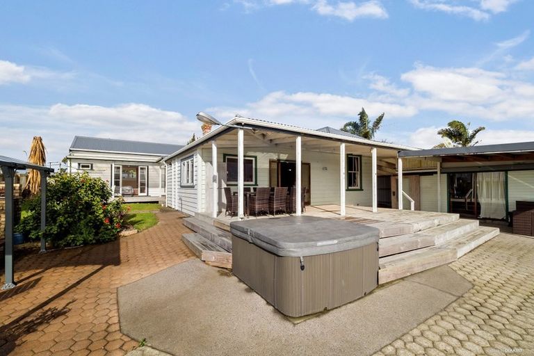 Photo of property in 235 Victoria Street West, Pukekohe, 2120