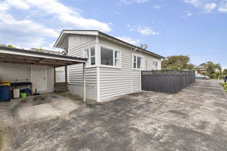 Photo of property in 1/7 Akehurst Avenue, New Lynn, Auckland, 0600