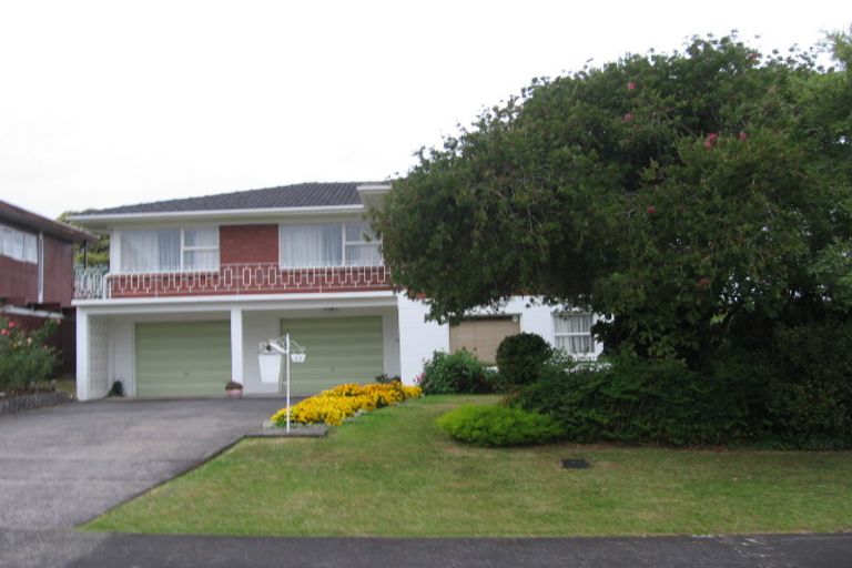 Photo of property in 39 Evelyn Place, Hillcrest, Auckland, 0627
