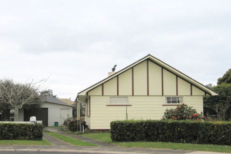 Photo of property in 8 Simpson Place, Whitianga, 3510