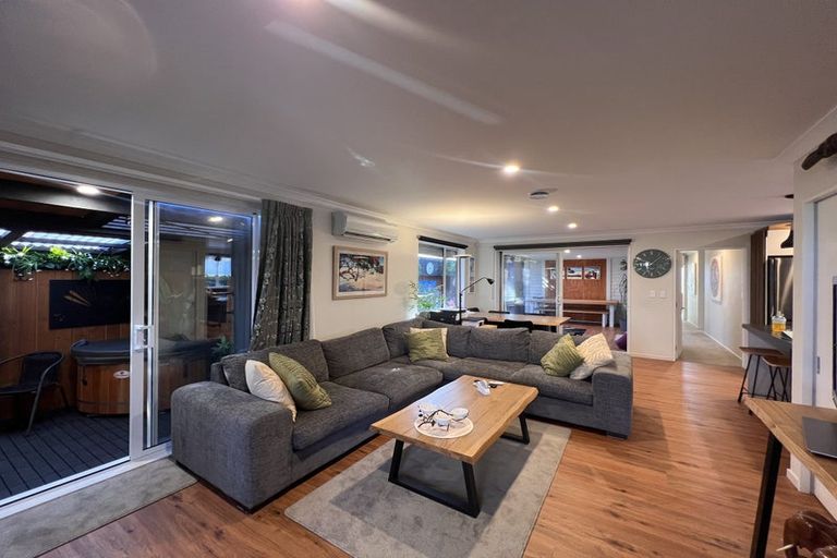 Photo of property in 14 Pounamu Place, Pegasus, 7612