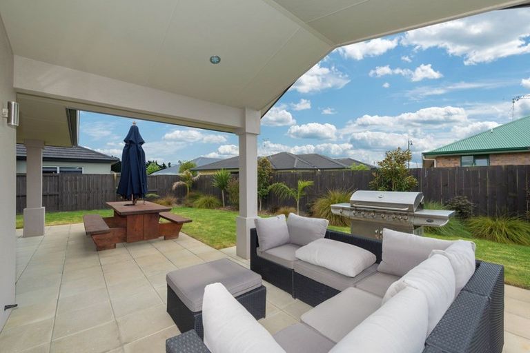 Photo of property in 11 Wakefield Place, Rototuna North, Hamilton, 3210